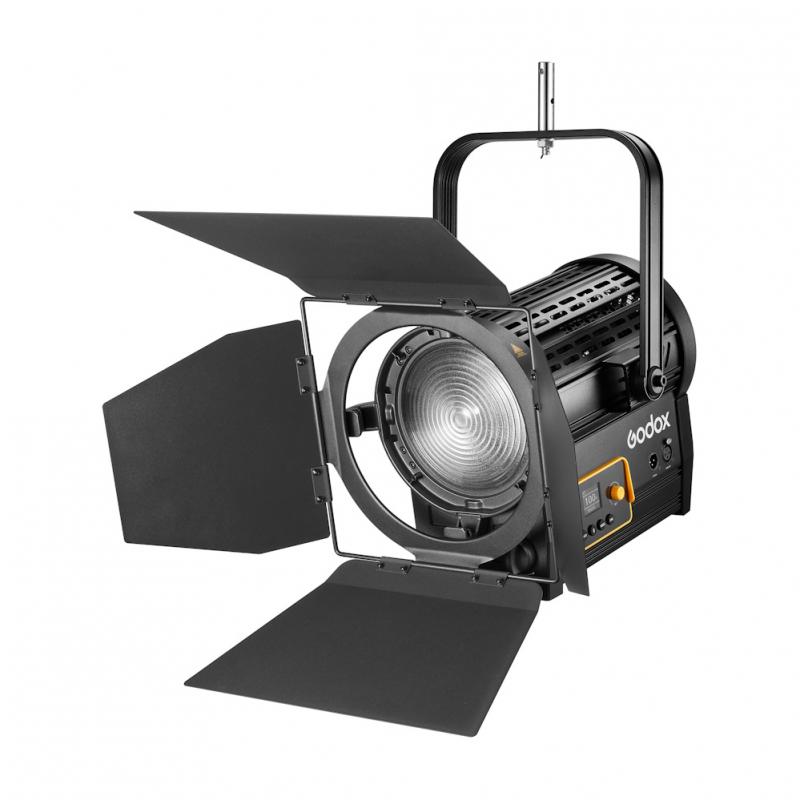 ���������� ������������ Godox F7-120Bi K2 � ������ �������