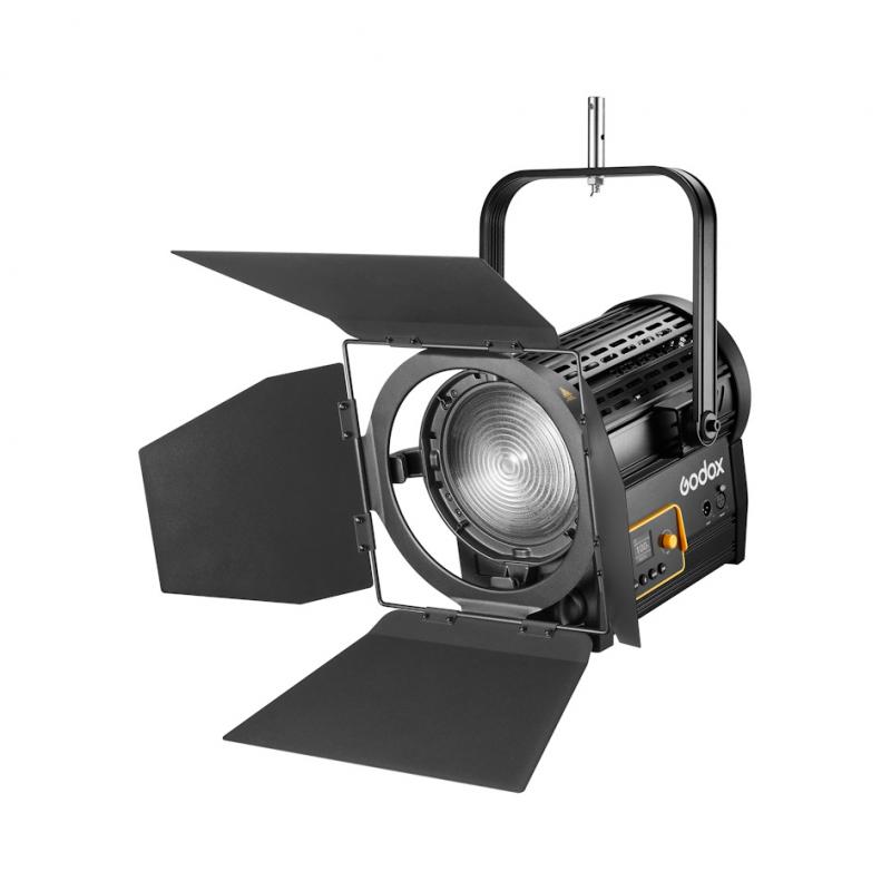 ���������� ������������ Godox F7-120D K2 � ������ �������